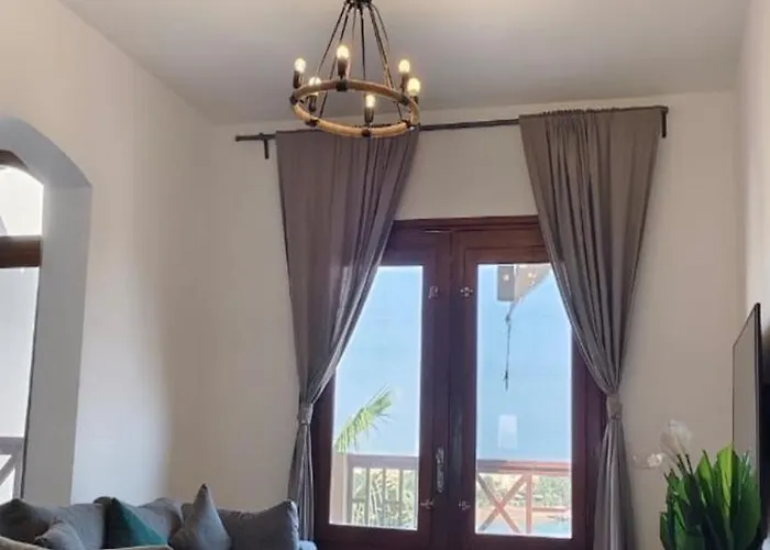 Sabina 2bd With Pool And Lagoon View